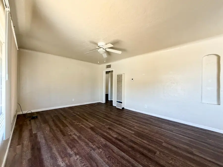 3911 E Mckinley Avenue, Fresno, CA 93703 - #2