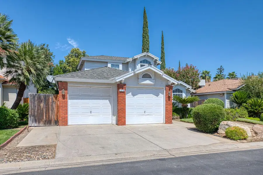 1276 E Bedford Avenue, Fresno, CA 93720 - #3