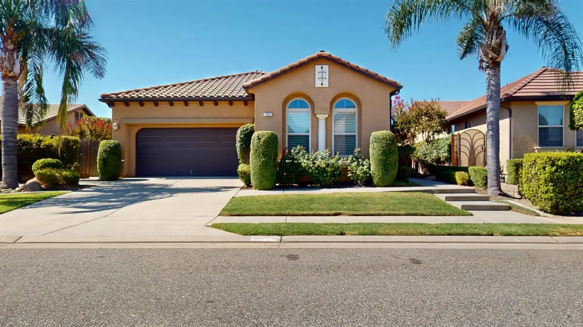 1341 E Via Corsica Place, Fresno, CA 93730 - #1