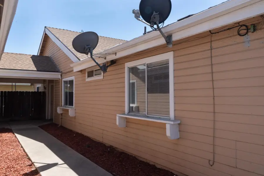 7010 N Thorne Avenue #102, Fresno, CA 93650 - #2