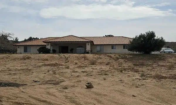 26275 Rancho. Street, Apple Valley, CA 92308
