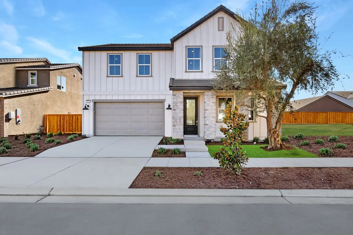 1046 Springtime Avenue, Clovis, CA 93619 - #1