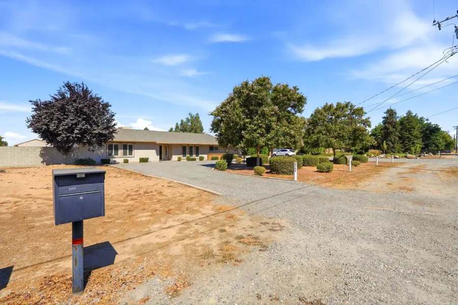 3153 N Blythe, Fresno, CA 93722 - #3