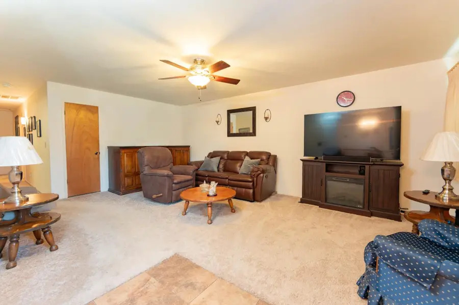 6569 De Woody Street, Laton, CA 93242 - #3