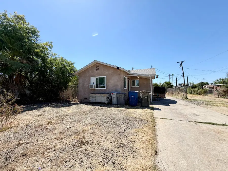 159 W Fir Avenue, Pinedale, CA 93650 - #2