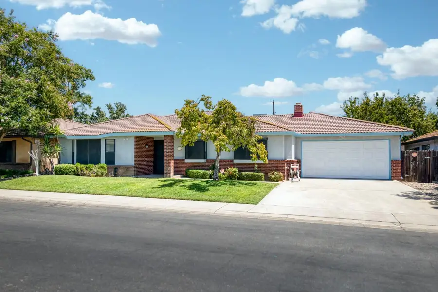 7636 N Gearhart Avenue, Fresno, CA 93720 - #2