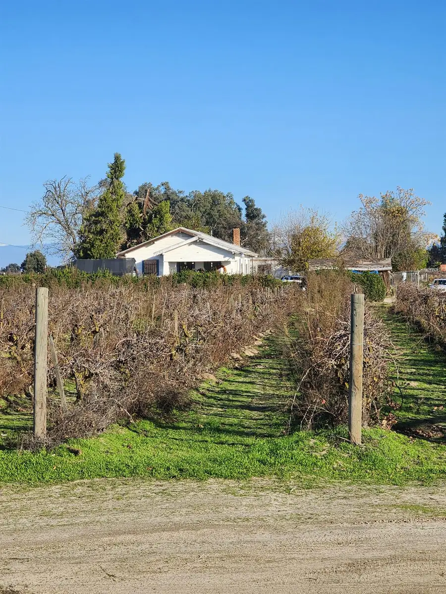 9614 S East Avenue, Fresno, CA 93725 - #2