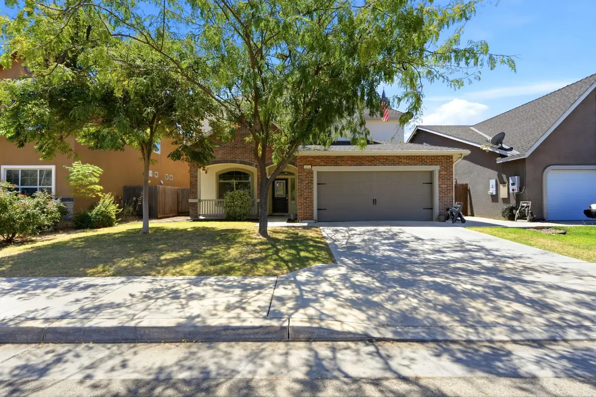 6184 E Pontiac Way, Fresno, CA 93727 - #1