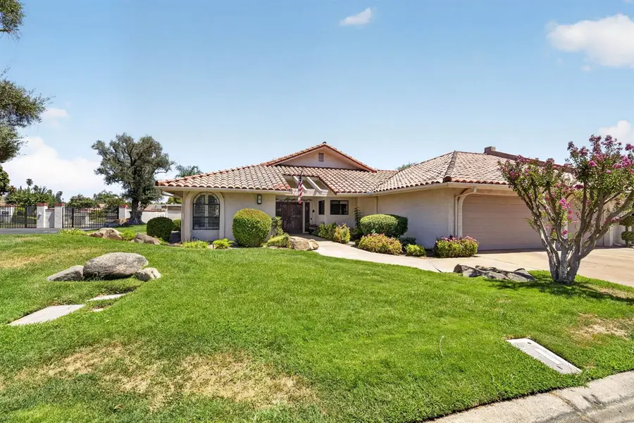 28 Seasons Court, Madera, CA 93637 - #2