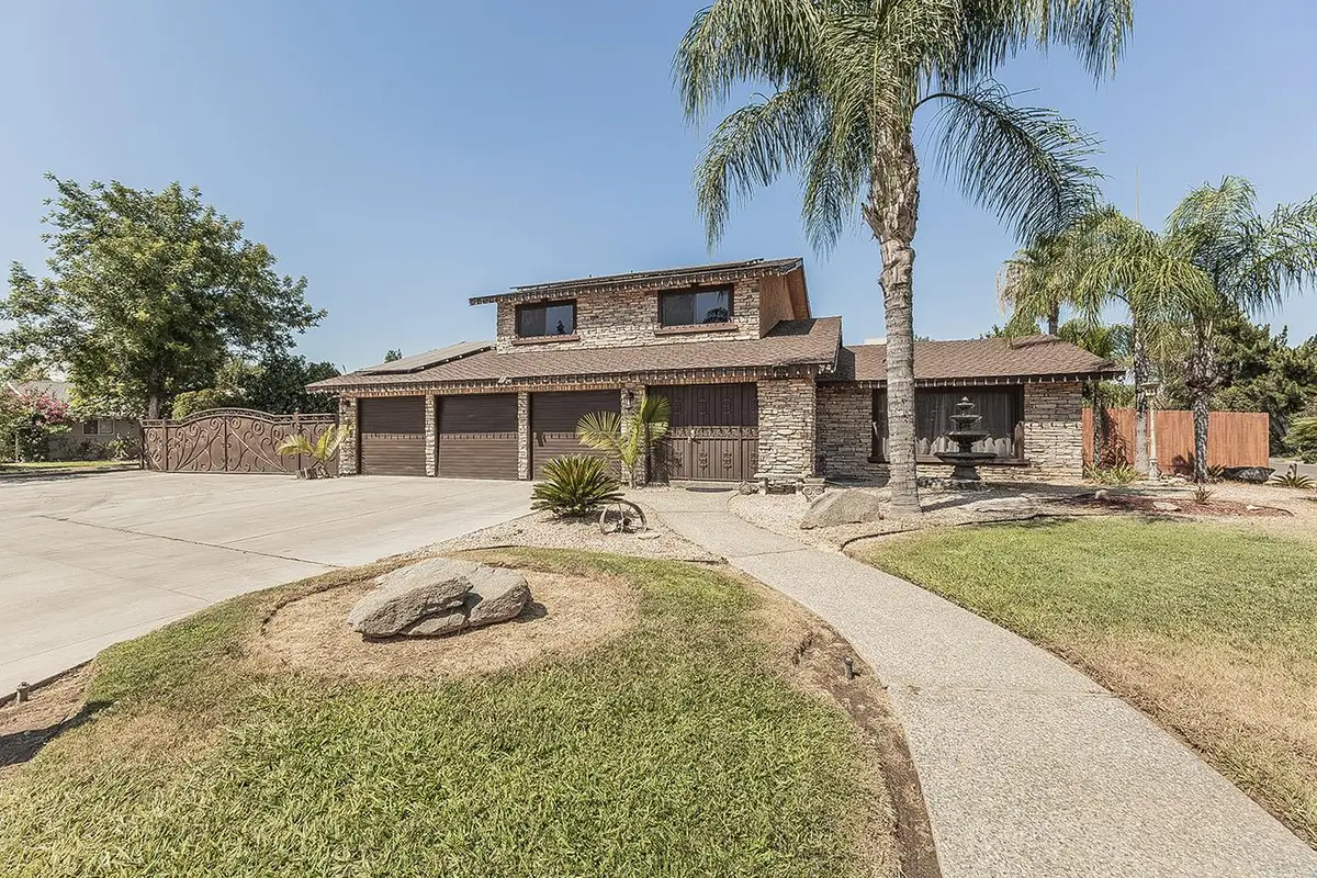 1534 S Sylmar Avenue, Fresno, CA 93727 - #1