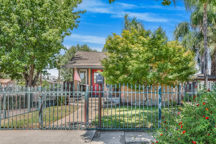 1107 E Brown Avenue, Fresno, CA 93704 - #3