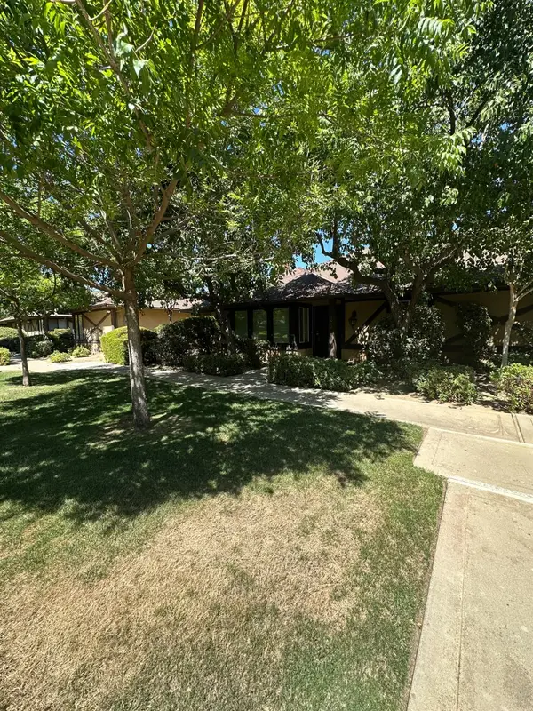 5072 N Forkner Avenue, Fresno, CA 93711