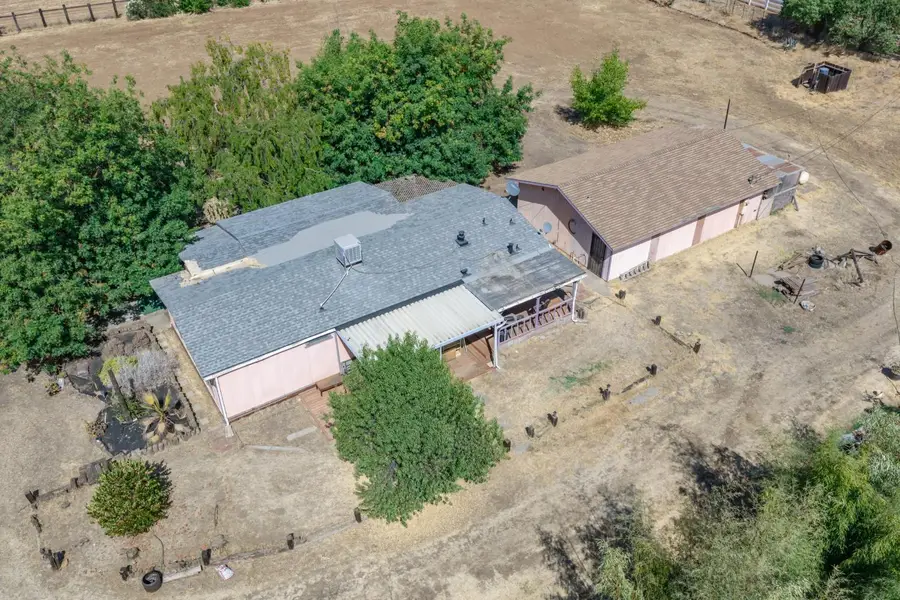 12752 N Robinson Avenue, Sanger, CA 93657 - #3