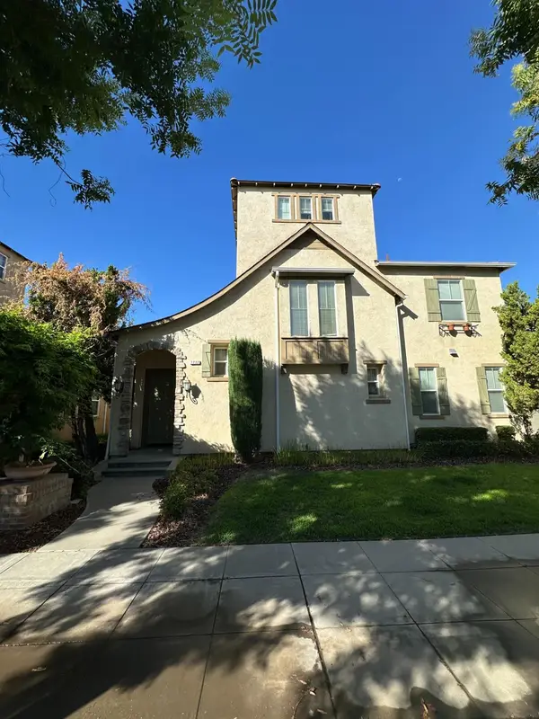 1732 N Dutch Avenue, Clovis, CA 93619
