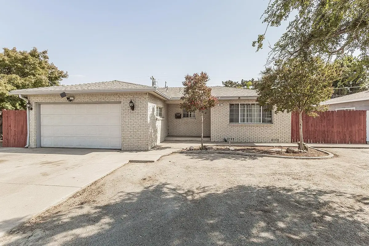 854 W Rialto Avenue, Clovis, CA 93612 - #1