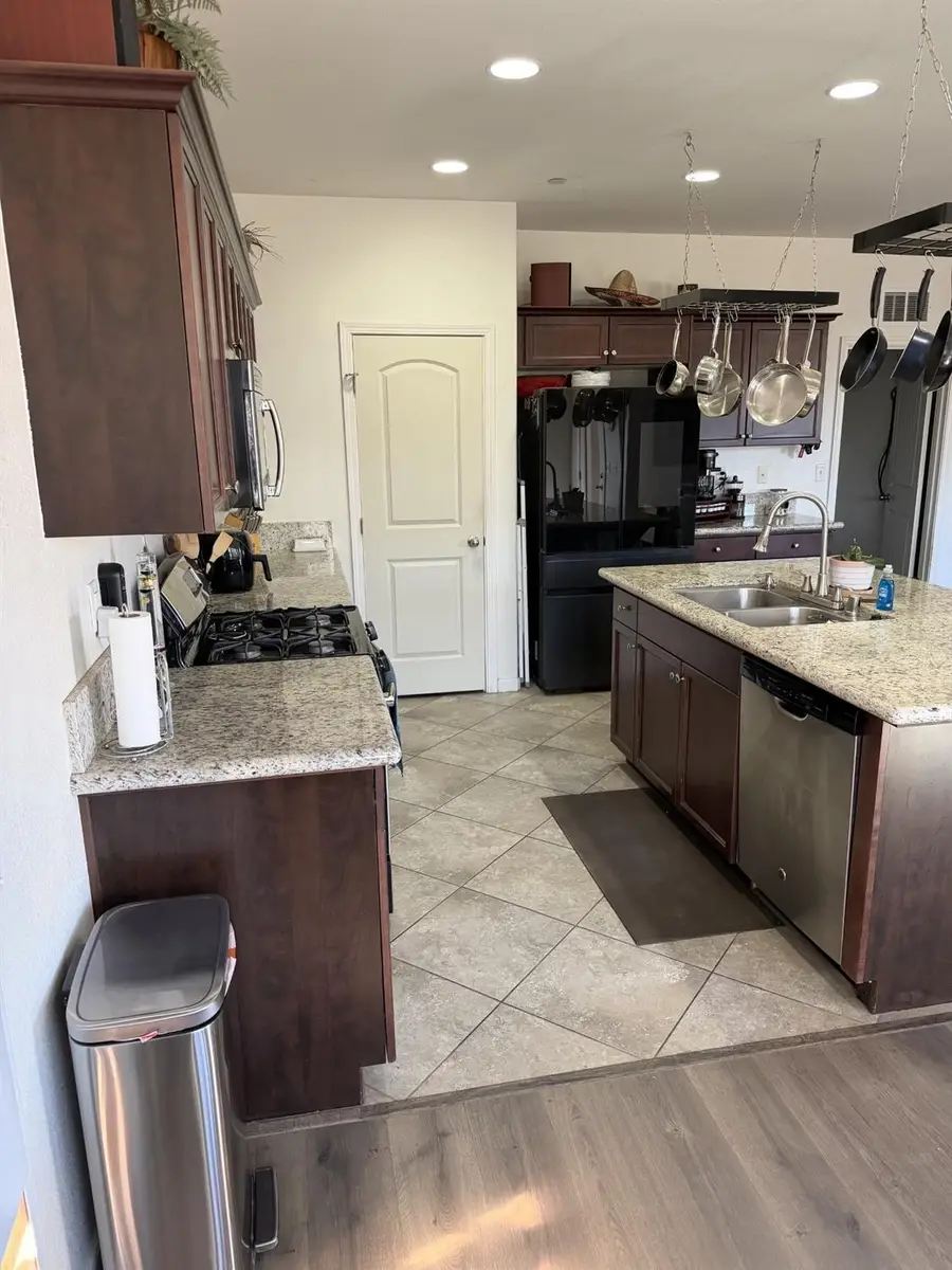 1013 Heirloom Way, Lemoore, CA 93245 - #2