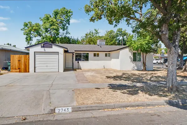 2743 E Ashcroft Avenue, Fresno, CA 93726