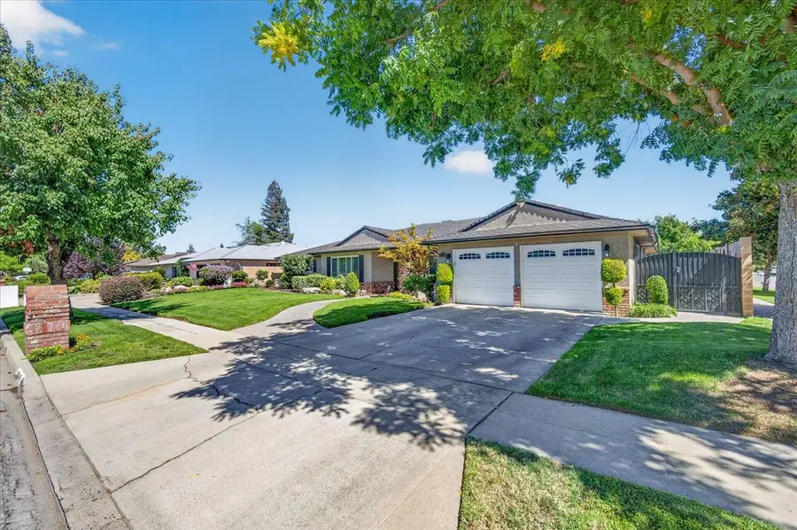 1232 W Magill Avenue, Fresno, CA 93711 - #3