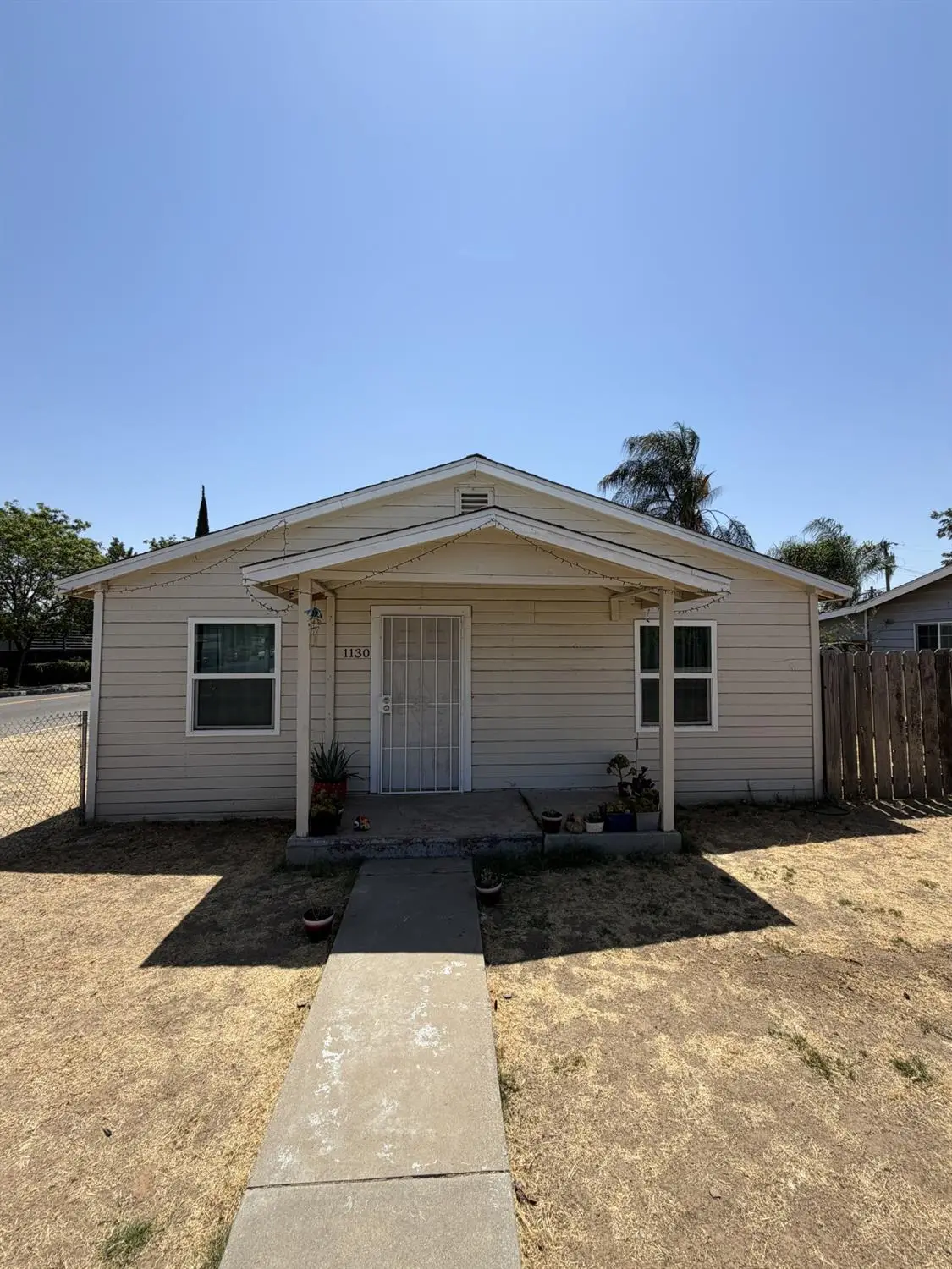 1130 E Cleveland Avenue, Madera, CA 93638 - #1