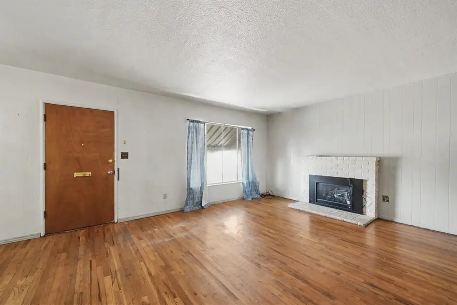 2942 E Swift Avenue, Fresno, CA 93726 - #2