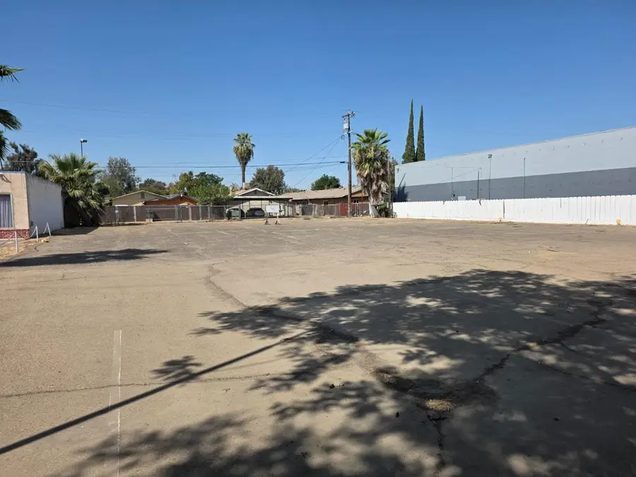 724 S Gateway Drive, Madera, CA 93638 - #2