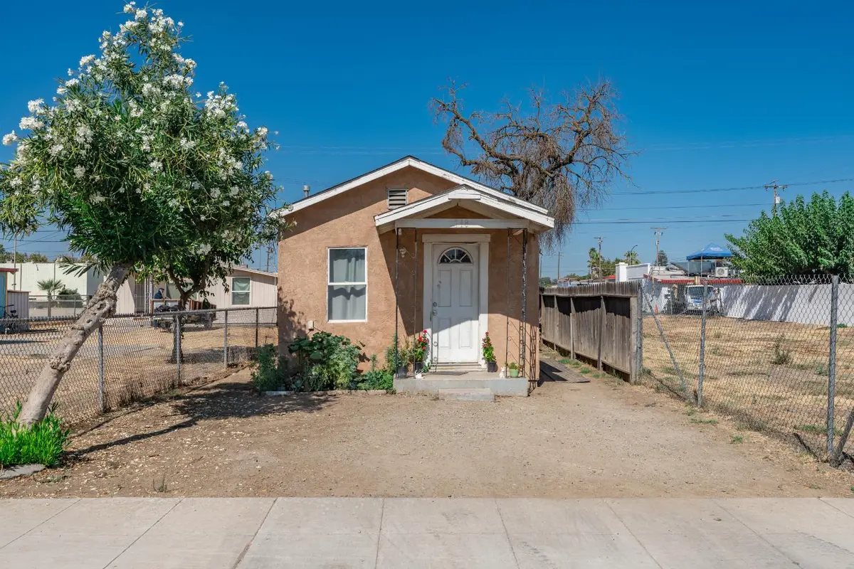 718 Nebraska Avenue, Madera, CA 93638 - #1