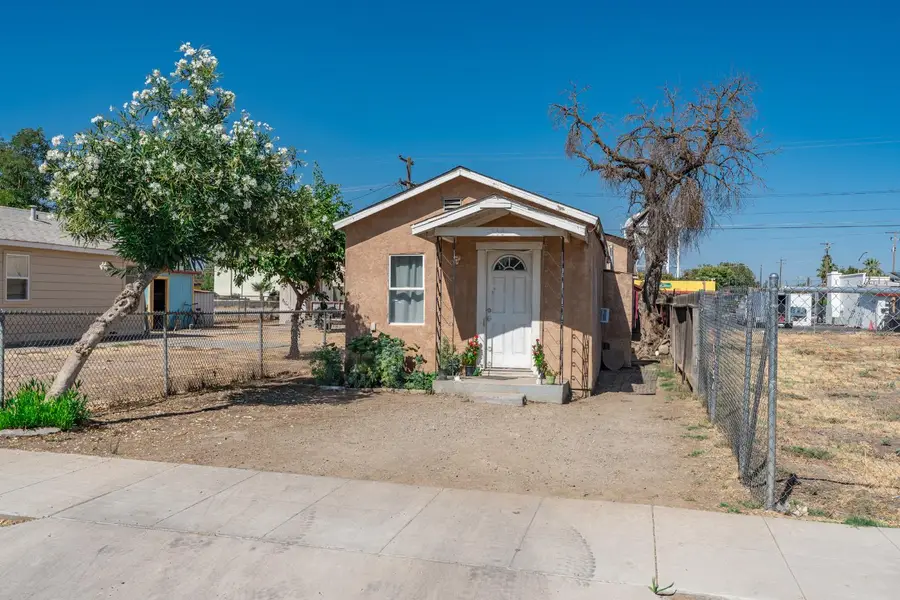 718 Nebraska Avenue, Madera, CA 93638 - #2