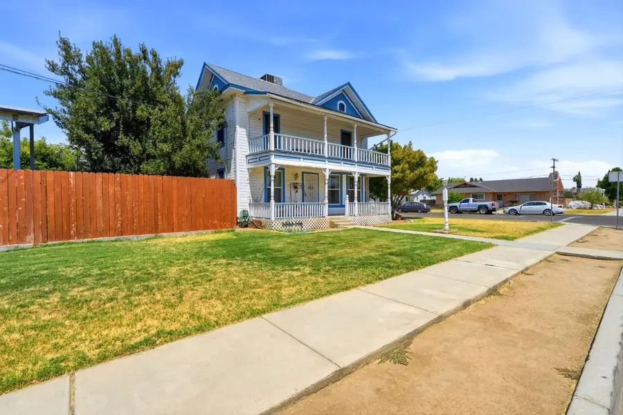 509 N Villa Avenue, Dinuba, CA 93618 - #3