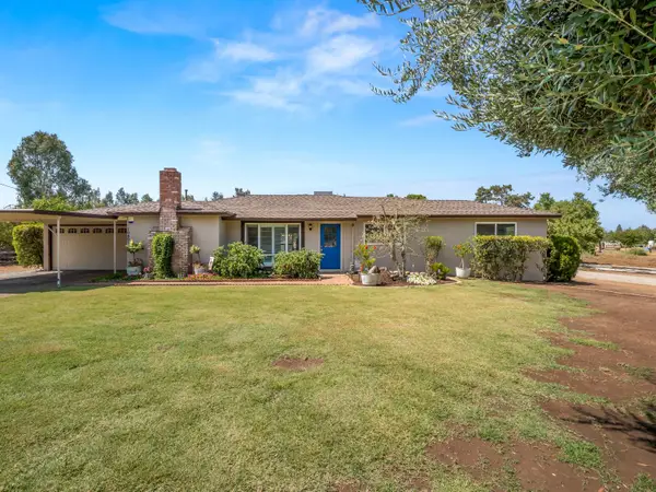 10401 E Bullard Avenue, Clovis, CA 93619