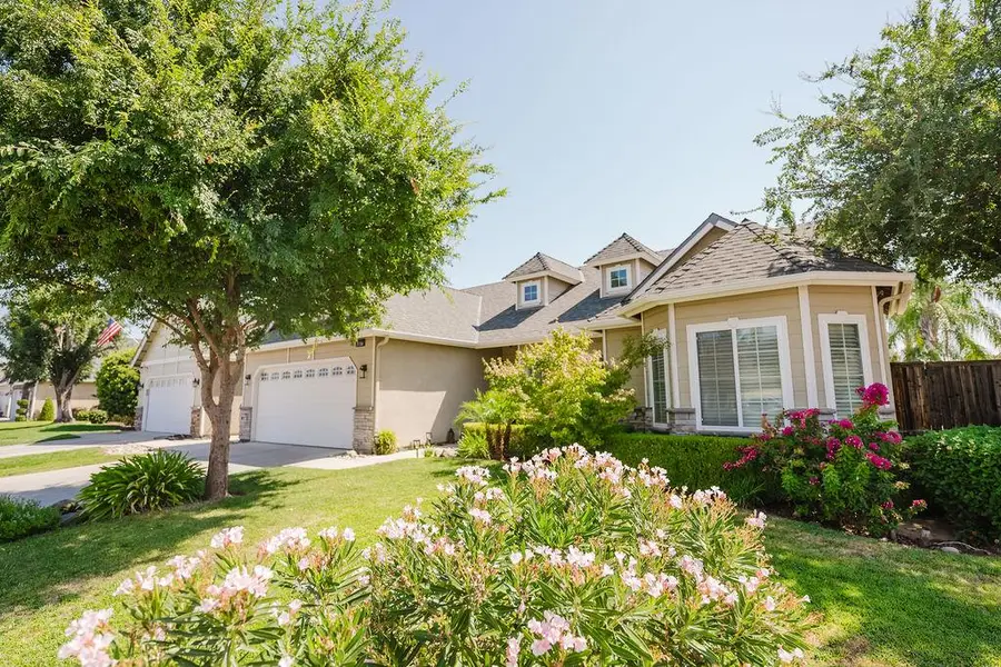 3136 N Mckelvey Avenue, Fresno, CA 93727 - #2