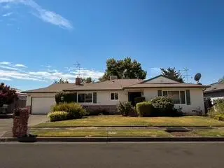 743 E Minaretes Ave, Fresno, CA 93720