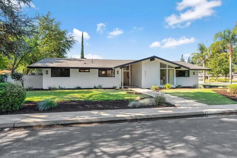 2571 W Magill Avenue, Fresno, CA 93711 - #2