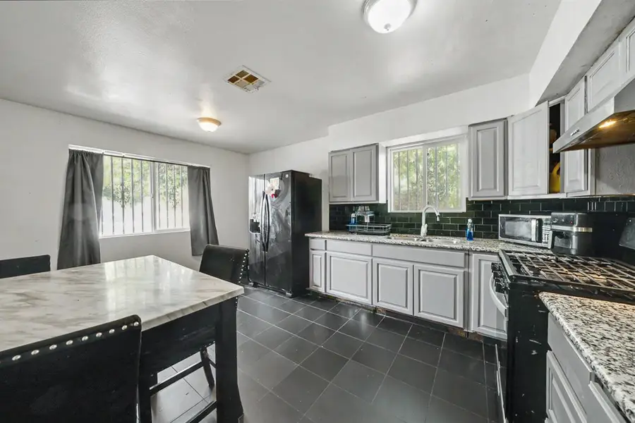 2673 S Tupman, Fresno, CA 93706 - #2