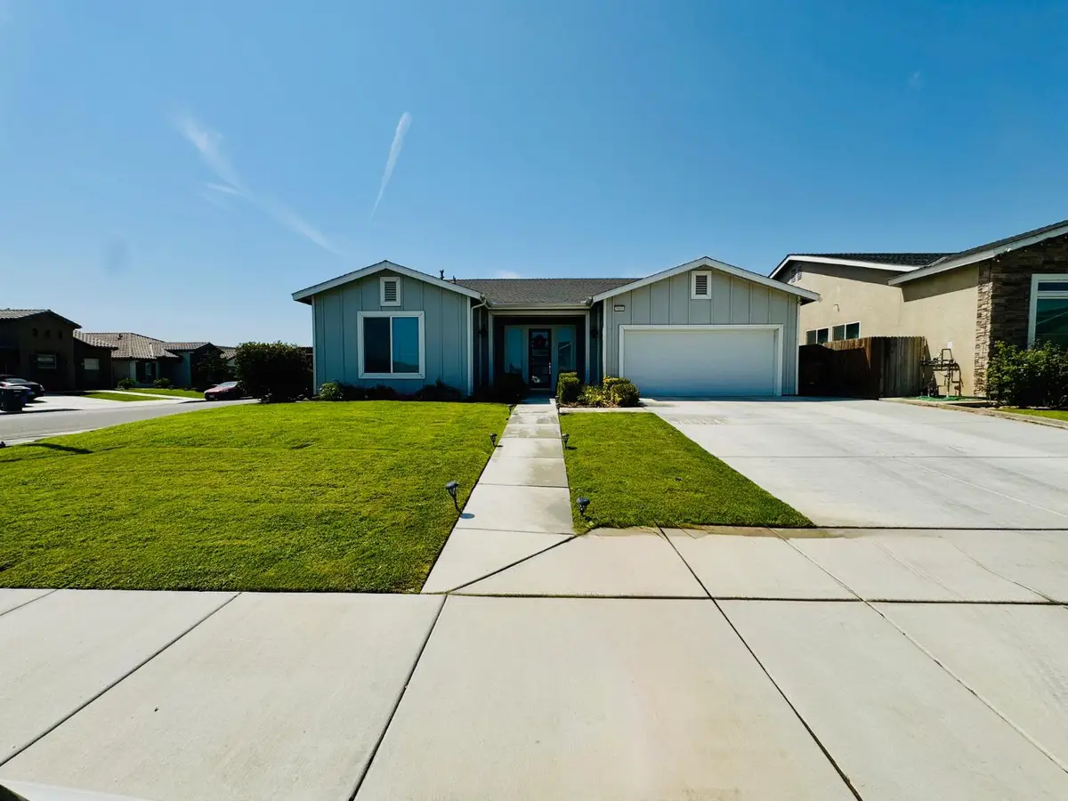 5804 Hawthorn Tree Lane, Bakersfield, CA 93313 - #1