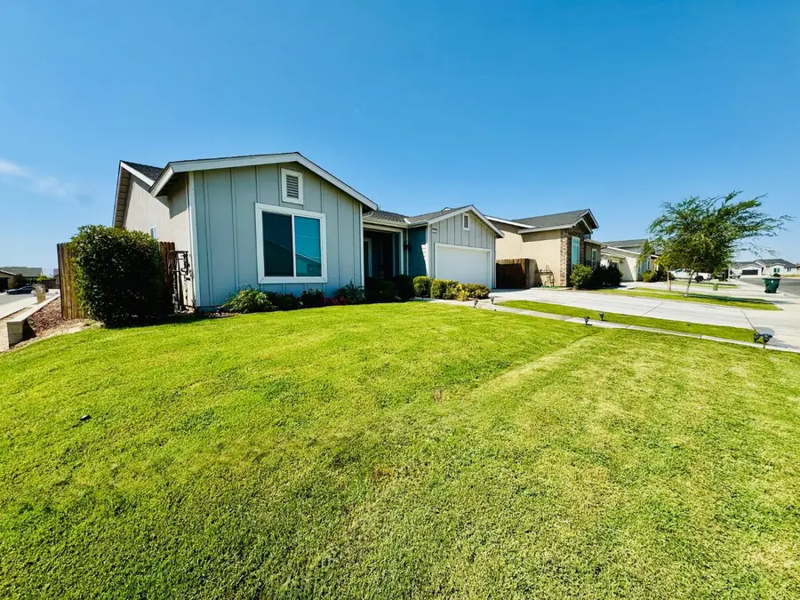 5804 Hawthorn Tree Lane, Bakersfield, CA 93313 - #3