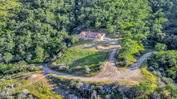 27557 Paradise Valley Lane, Clovis, CA 93619