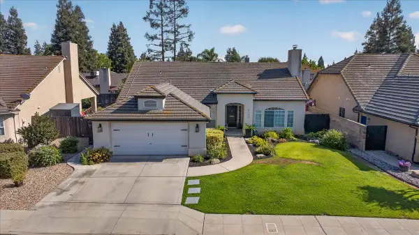 2153 E Ryan Avenue, Fresno, CA 93720
