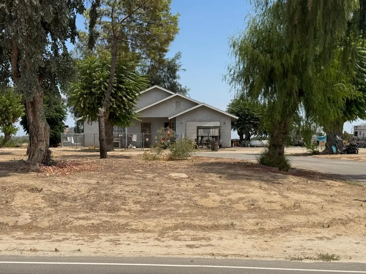 12482 S Chestnut Avenue S, Fresno, CA 93725 - #1