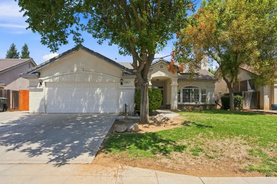 1941 Cromwell Ave, Clovis, CA 93611 - #3