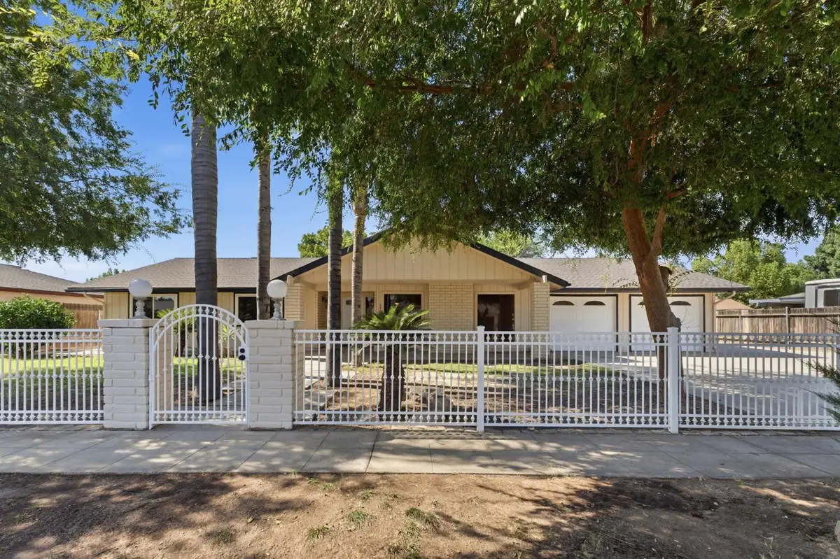 2577 W Noble, Caruthers, CA 93609 - #1