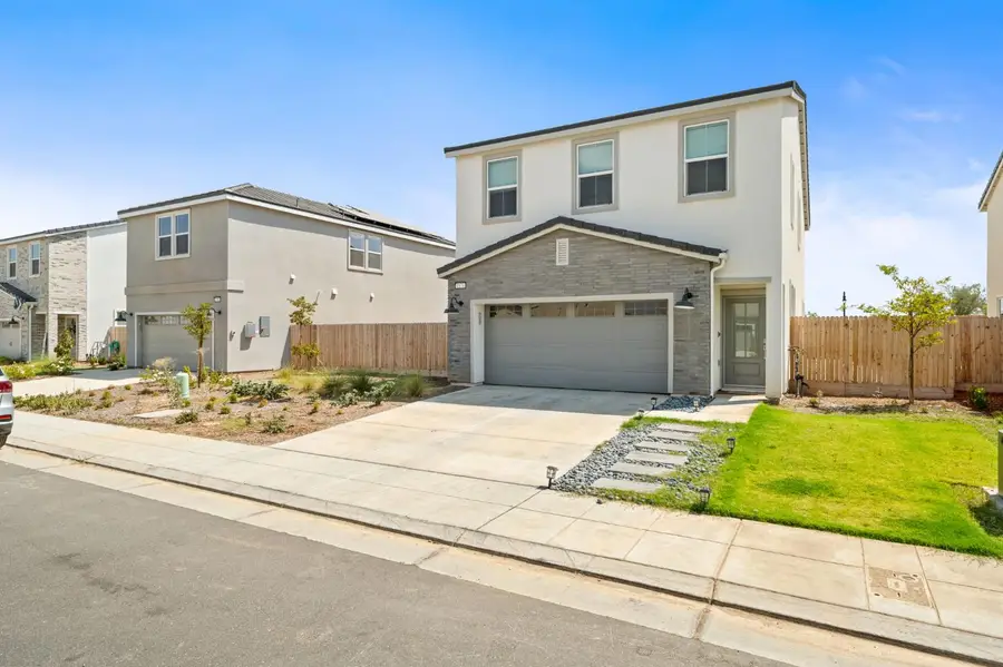 1174 Granite Drive W, Madera, CA 93636 - #2