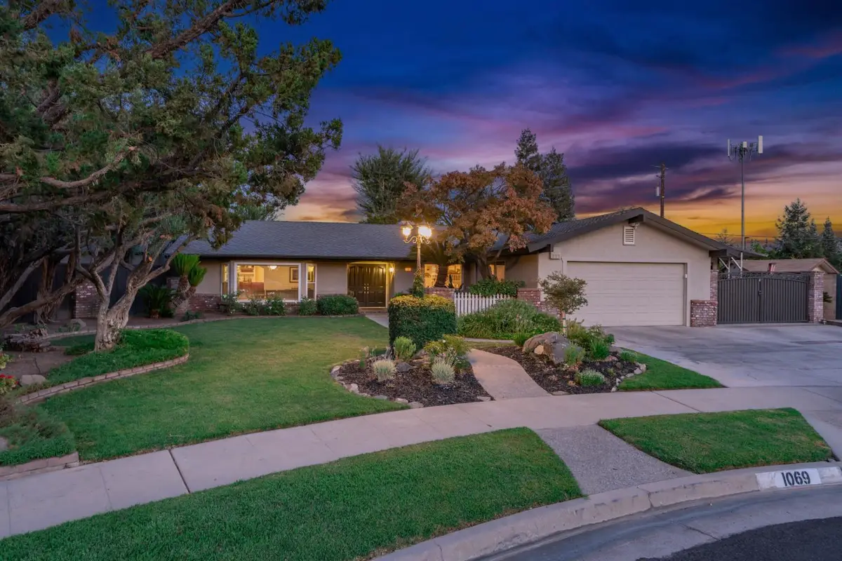 1069 W Mesa Court, Fresno, CA 93711 - #1