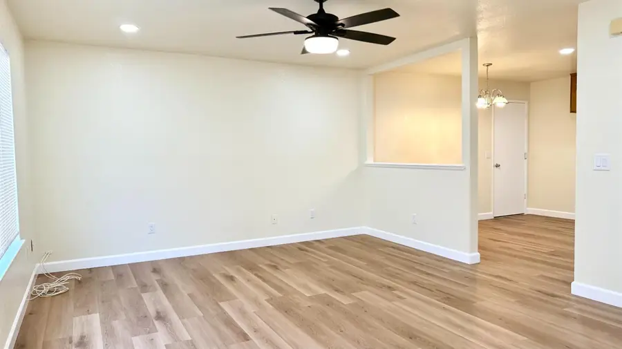 2425 Knowlwood Drive, Hanford, CA 93230 - #2