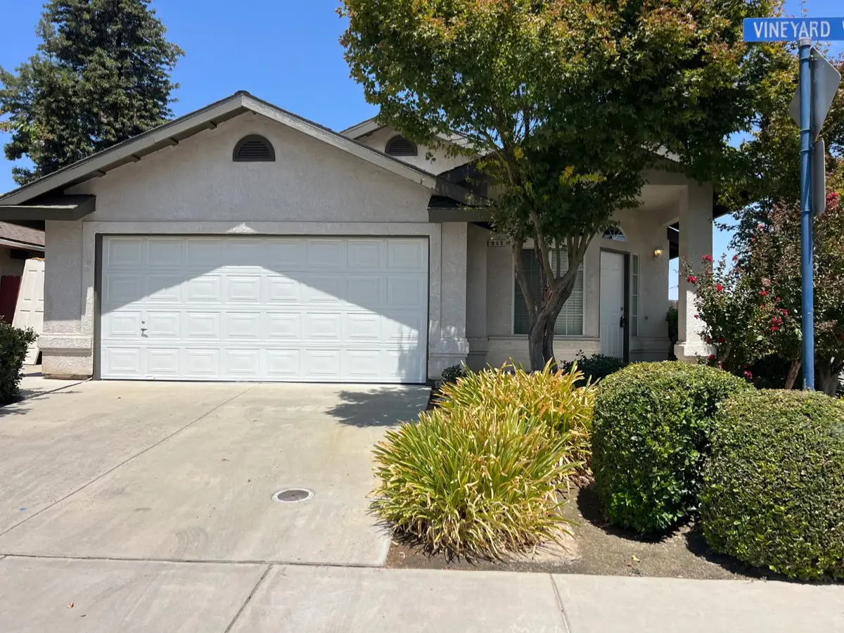 995 Vineyard Way, Kingsburg, CA 93631 - #1