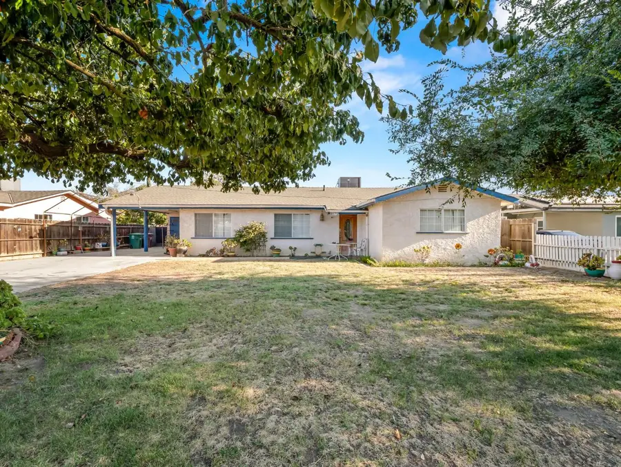8675 E Khan Street, Selma, CA 93662 - #2