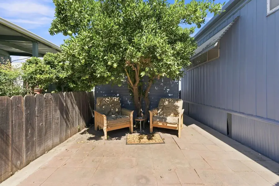 221 W Herndon Avenue #9, Pinedale, CA 93650 - #3