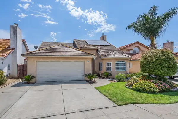 856 Robinson, Clovis, CA 93612