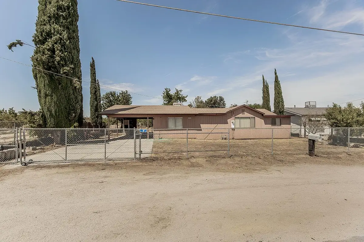 9016 E Dinuba Avenue, Selma, CA 93662 - #1
