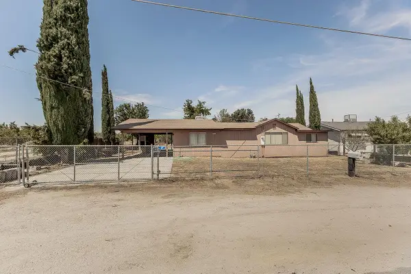 9016 E Dinuba Avenue, Selma, CA 93662
