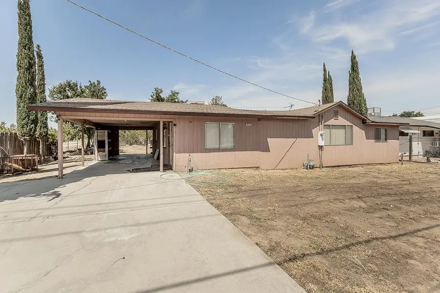 9016 E Dinuba Avenue, Selma, CA 93662 - #3